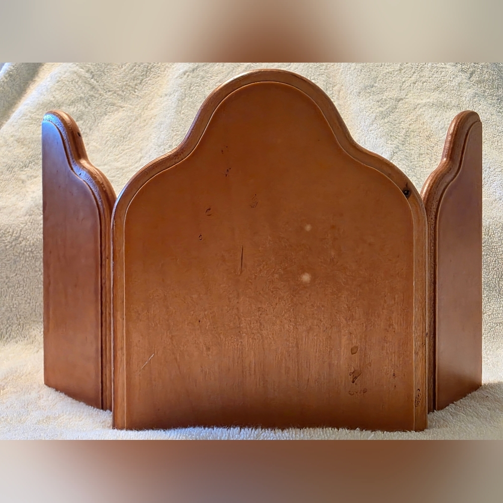 Nativity Set In Wood - Picture 7 of 15